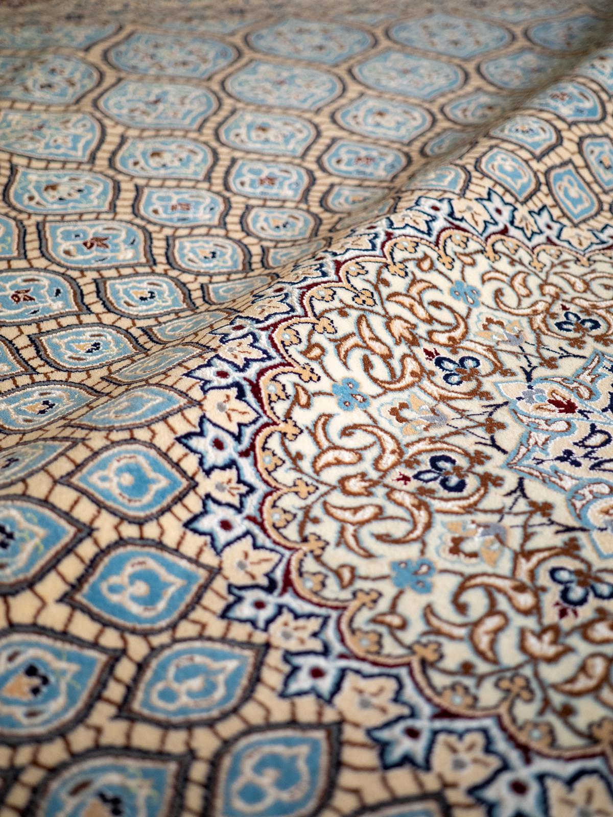 Startseite / Handgeknüpfte Teppiche / Königin der Nacht (AUSVERKAUFT)