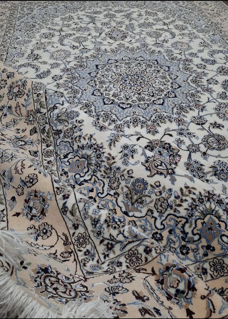 9LA Nain- Handgeknüpfter Teppich- Jabbari Fine Living