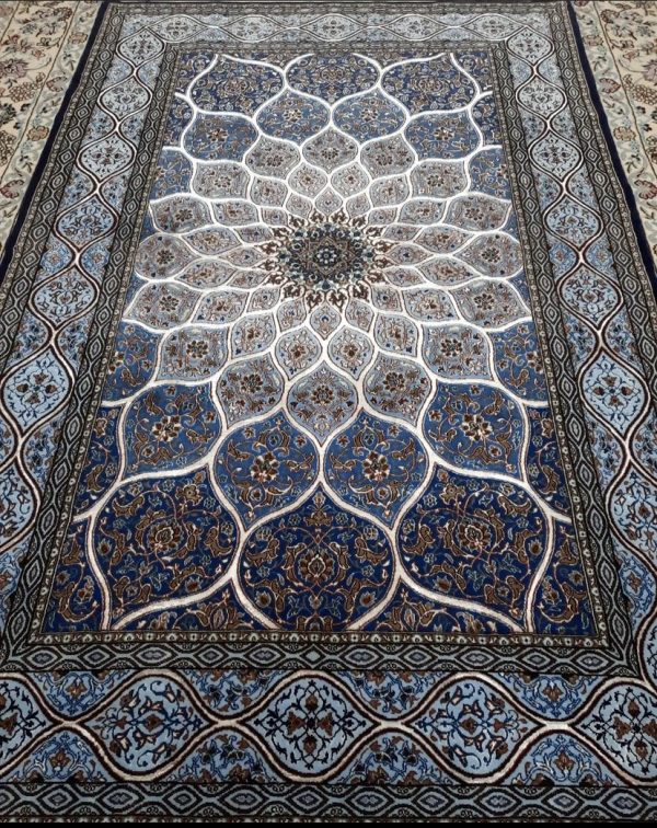 Startseite / Handgeknüpfte Teppiche / Gonbad Isfahan