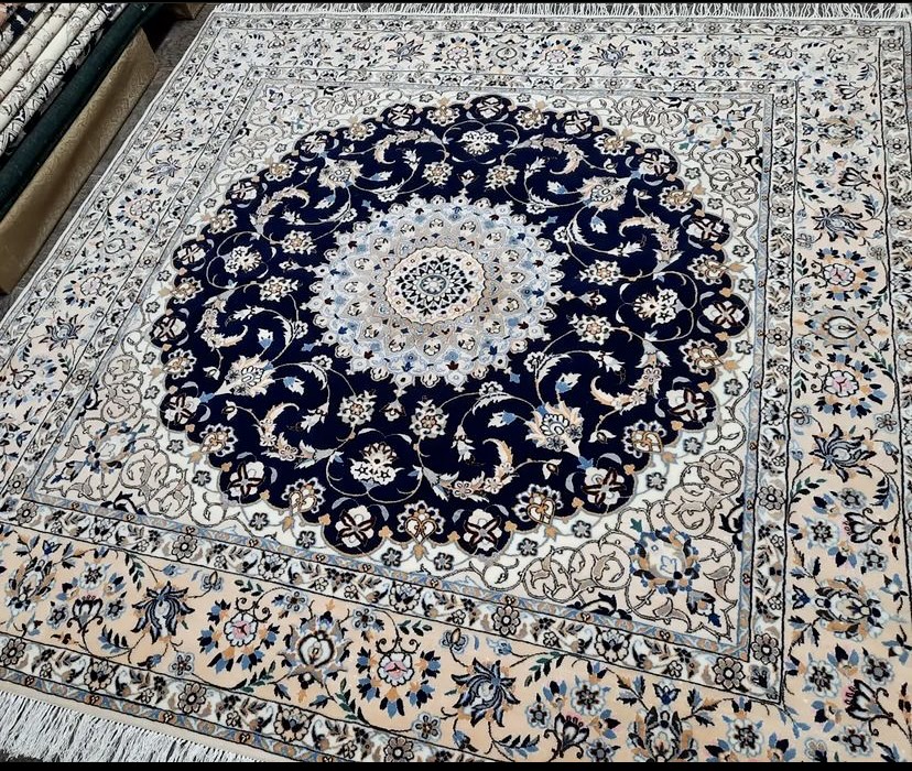 Startseite / Handgeknüpfte Teppiche / Quadratischer NAIN