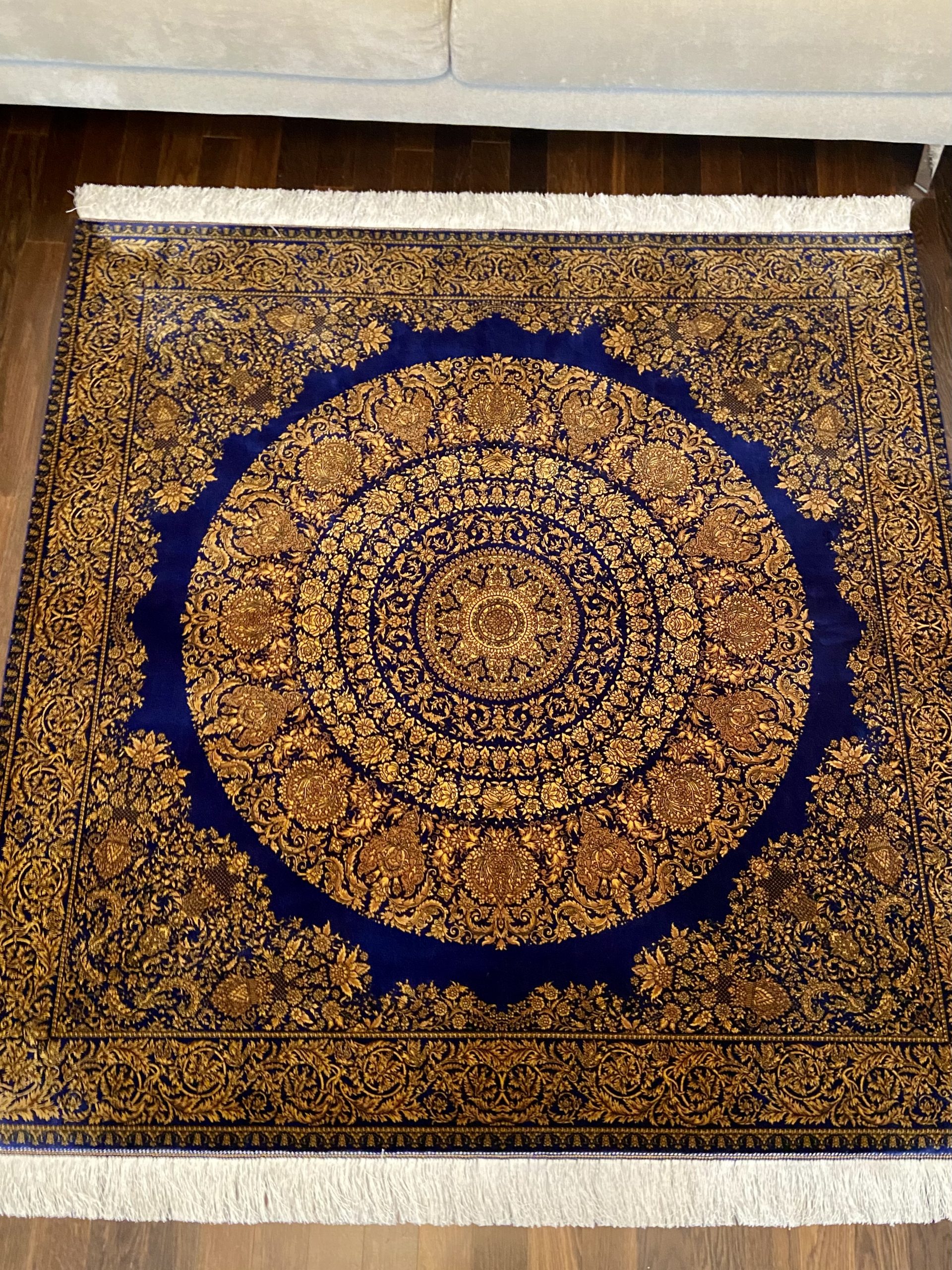 Jabbari Fine Living Gonbad Gold Blauer Teppich